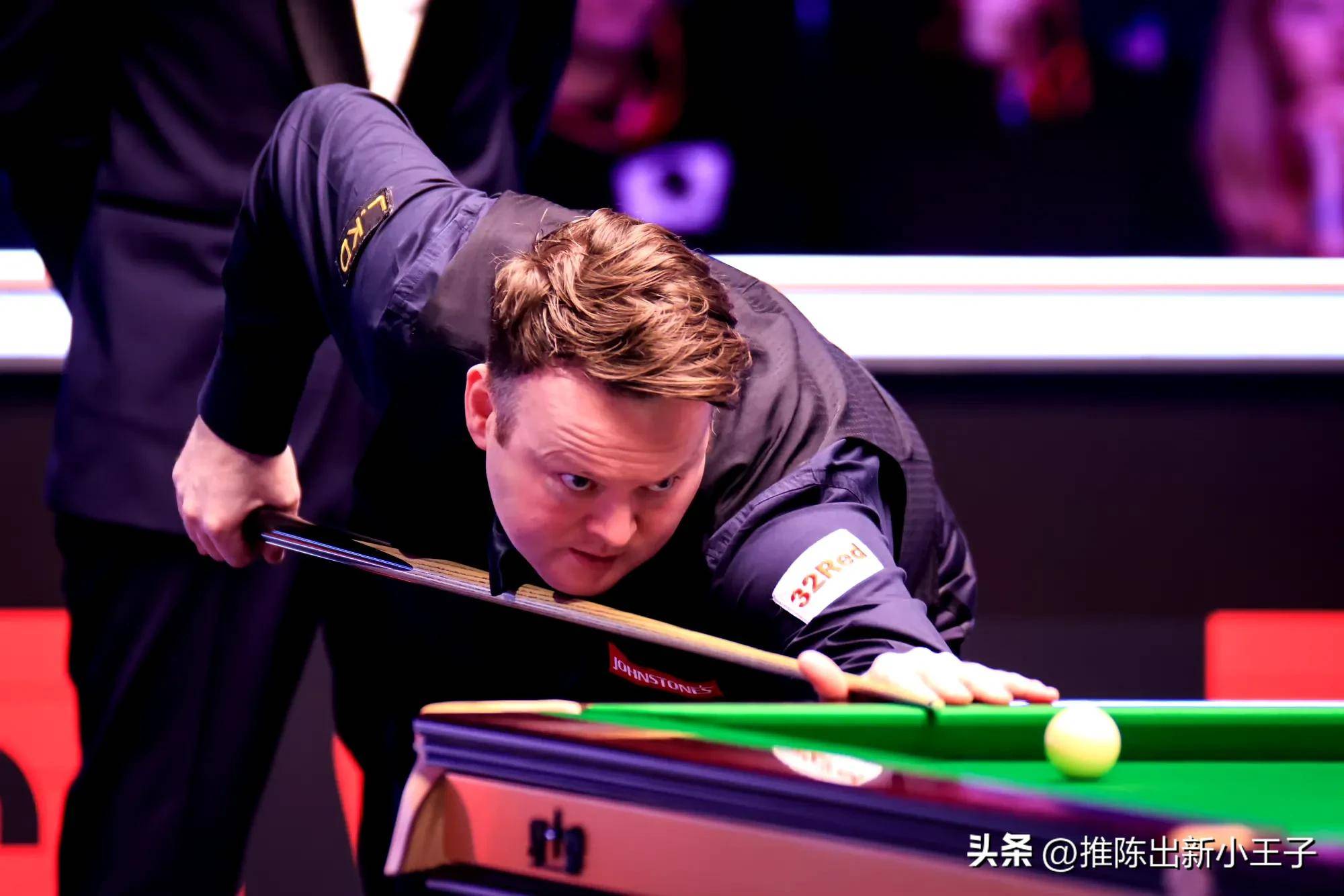 显得格外特 显得格外特