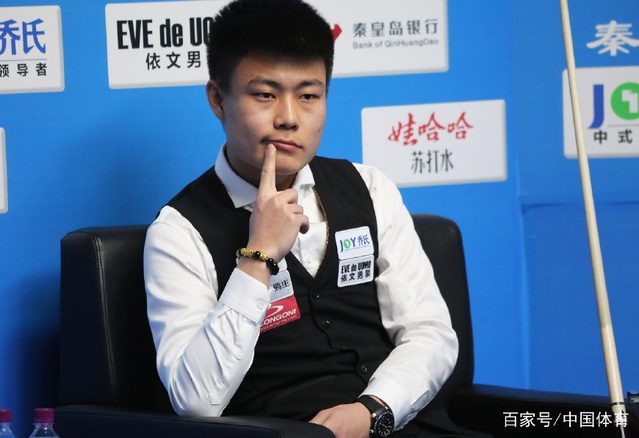 围绕霍伊伦 围绕霍伊伦